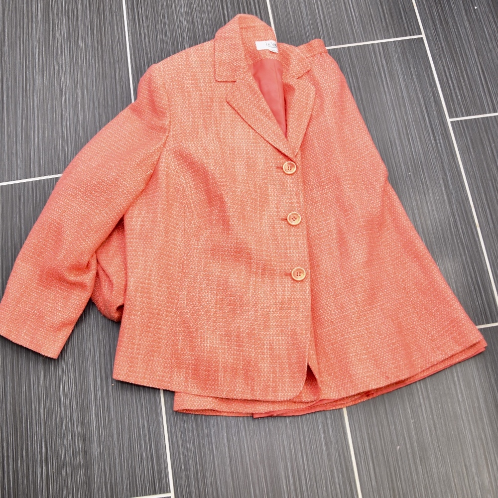Le Suit Coral Skirt Set